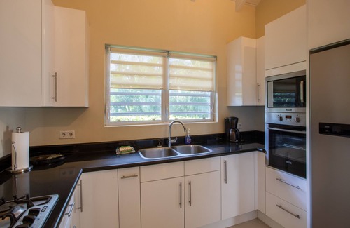 Willemstad House | Attractive villa in Jalousie resort with garden and pool communal