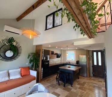 Toulon Apartment | Atypical & Cozy Getaway