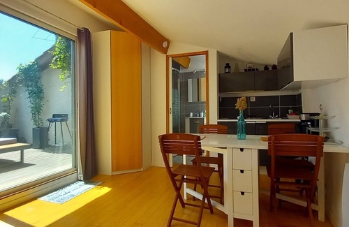 Portiragnes Apartment | Atypique ! Studio Donnant sur une Charmante Terrasse Tropézienne