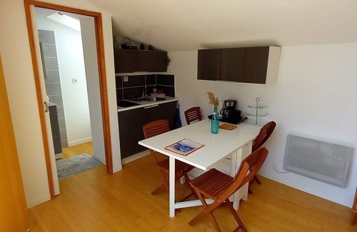 Portiragnes Apartment | Atypique ! Studio Donnant sur une Charmante Terrasse Tropézienne