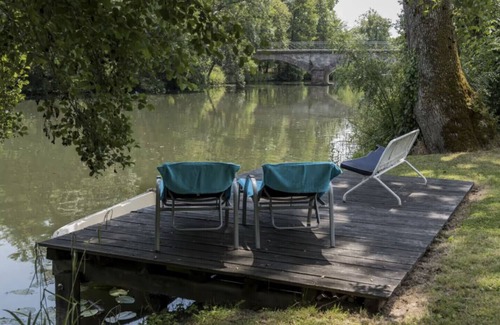 Bonnes Ski Chalet | Au Bord de la Dronne, vacation home located 100m from the river