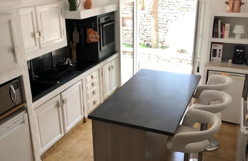 Cabrieres-d'Avignon House | Au Cœur du Luberon, "l'atelier de La Baronnie" Charme Absolu à 4km de Gordes