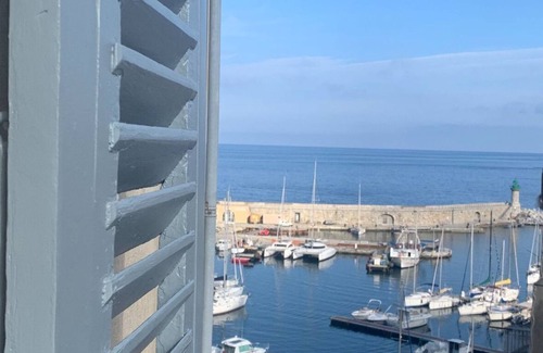 Bastia Apartment | Au Cœur du Vieux-port de Bastia: Appartement La Marine, Climatisé, Tout Confort