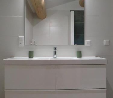 Cabrieres-d'Avignon Bed & Breakfast | Au calme face au Luberon