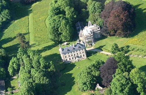 La Lucerne-dʼOutremer Bed & Breakfast | Au Château
