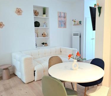 Centre Erlon Apartment | Au Détour des Sacres -Hypercentre-Boulingrin