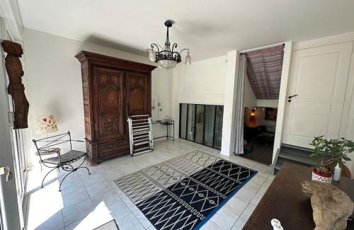 Lahonce Apartment | AU FIL DE l EAU