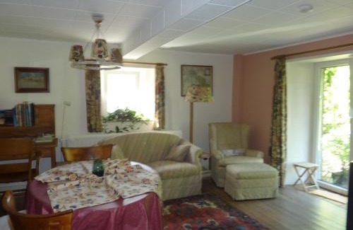 Jalhay House | Au Jardin De Mon Père
