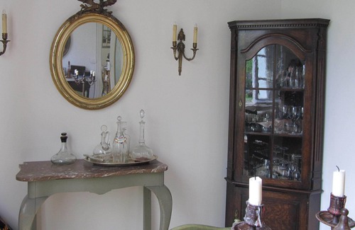 Vesdun House | Au milieu de la France, entourée d’un grand jardin, une maison plein de charme