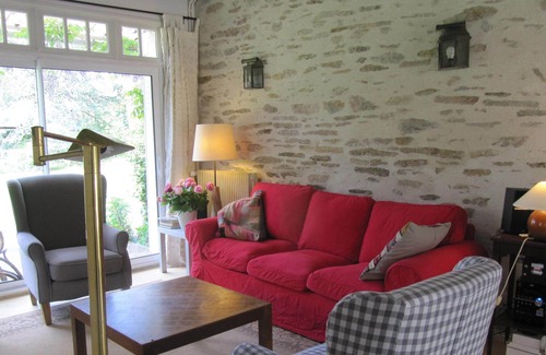 Vesdun House | Au milieu de la France, entourée d’un grand jardin, une maison plein de charme