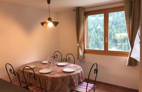 Grimentz Apartment | Au Pied des Pistes B 04