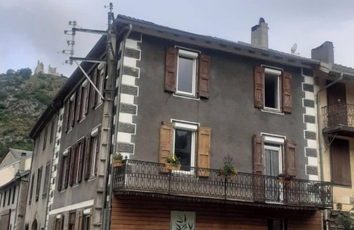 Tarascon-sur-Ariege House | AU Pied DU Chateau Miglos