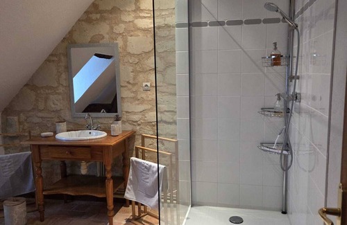 Gennes-Val-de-Loire Bed & Breakfast | AU PIED DU LAVOIR