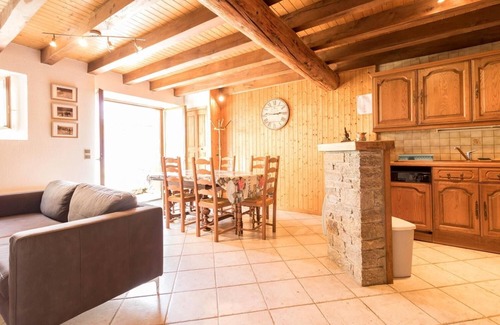 Jurvielle House | Au Village - Jurvielle