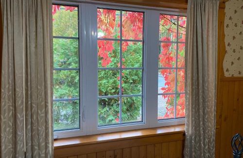 Petite-Riviere-Saint-Francois Hotel | Auberge La Cote d'Or