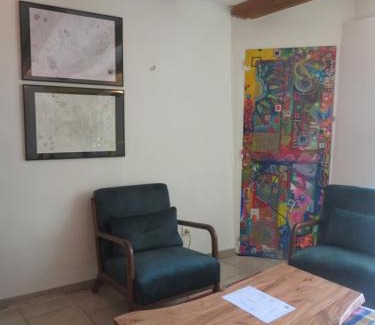Revest-des-Brousses Hotel | Auberge de la petite casserole