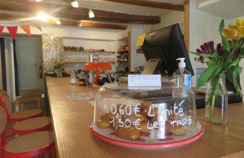 Revest-des-Brousses Hotel | Auberge de la petite casserole