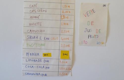 Revest-des-Brousses Hotel | Auberge de la petite casserole