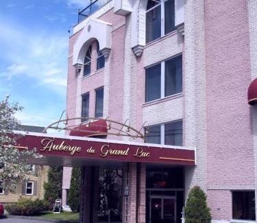 Magog Hotel | Auberge du Grand Lac