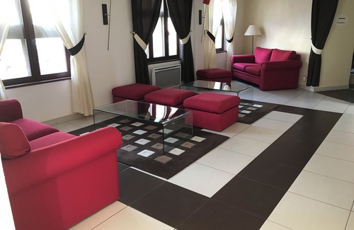 Mello Hotel | Auberge du jeu darc