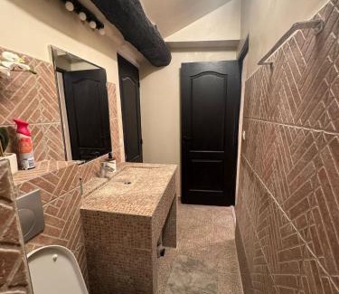 Salon-de-Provence Hotel | Auberge - Nostradamus De Provence