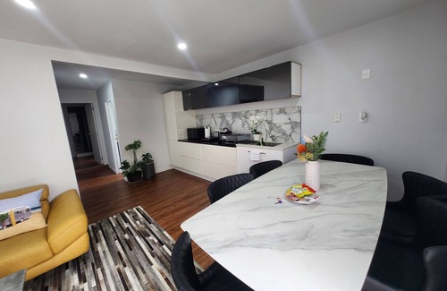 Mount Eden House | Auckland's Urban Escape - Central, Connected & Comfortable