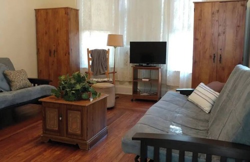 Put-in-Bay House | Aunt Jane's #1 Downtown Put in Bay up to 12 guests
