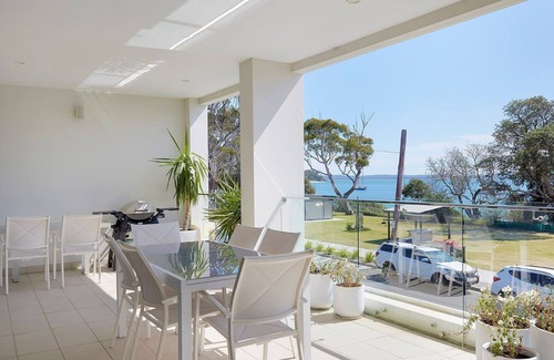 Shoal Bay House | Aura 2 apartment with Spectacular Views