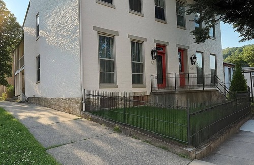 Madison House | Auralis: Sleeps 8