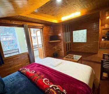Kasol Hotel | Aurave Inn