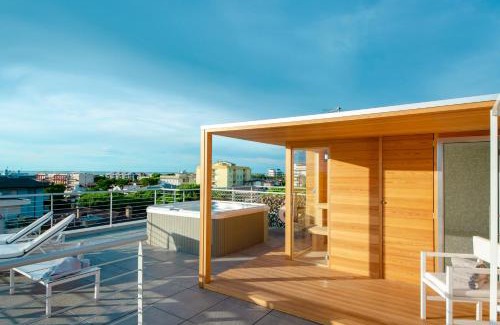 Lignano Sabbiadoro Apartment | Aurea Attico con Jacuzzi e vista mare Lignano