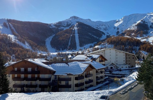 Saint-Etienne-de-Tinee Apartment | Auron: superb renovated 3/4-room chalet-style apartment for 6 people