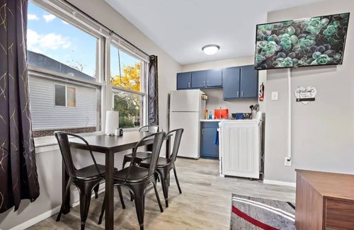 Aurora Apartment | Aurora Gem: Cozy Studio, near Downtown Aurora