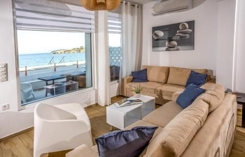 Nea Peramos Apartment | Aurora seaside grand suite