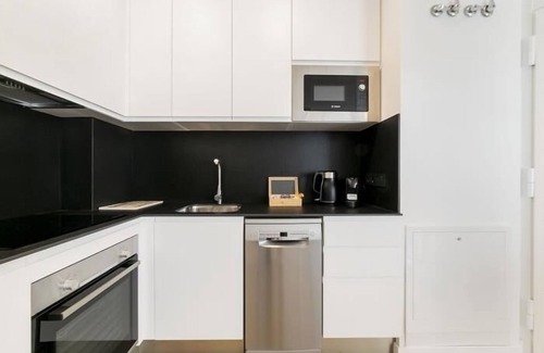Carabanchel Apartment | Aurora Stays by Charming IX, Apartment for 4 with free parking
