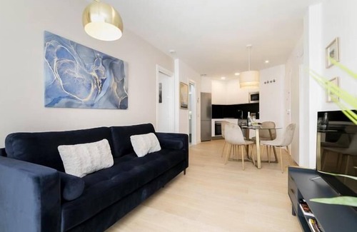 Carabanchel Apartment | Aurora Stays by Charming IX, Apartment for 4 with free parking