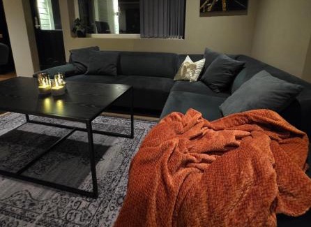 Tromsdalen Apartment | Aurora View Apartment - FREE Parking & Near Attractions - Winter Offer Now!