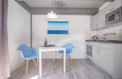 Ostersiel Apartment | "Austernfischer" vacation apartment - enjoy the sun on the balcony