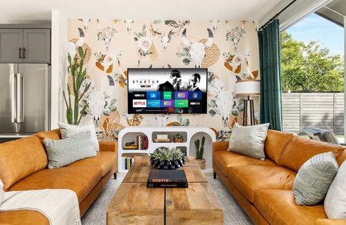 South Lamar House | Austin Retreat for 12 Pool, Game Room, Private Casita Mins from Downtown