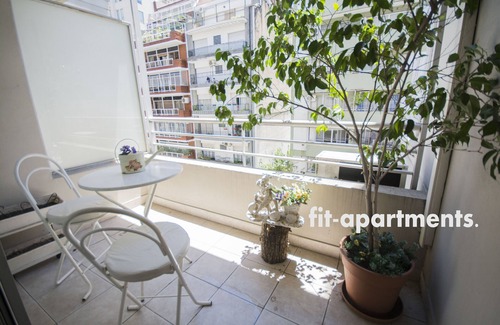 Recoleta Apartment | Austria Sol- Recoleta - Subte. 2 bth. 1 bed. Balcón. Vista a la Calle