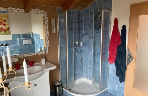 Bad Aibling Apartment | Auszeit - Wohnung mit Garten und Bergblick