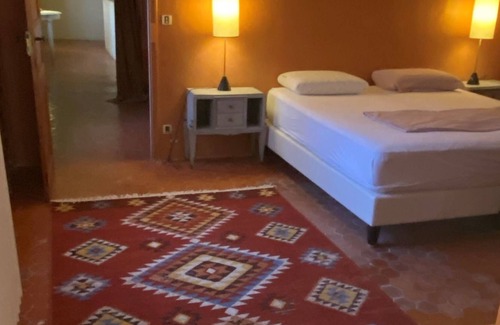 La Farlede House | Authentic and spacious Provencal building