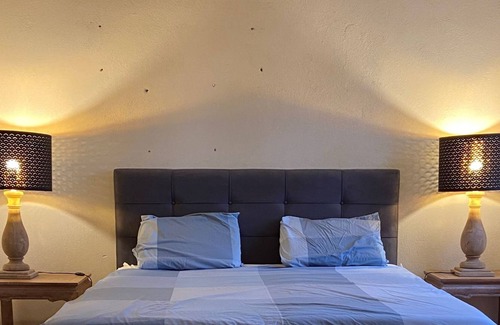 La Farlede House | Authentic and spacious Provencal building