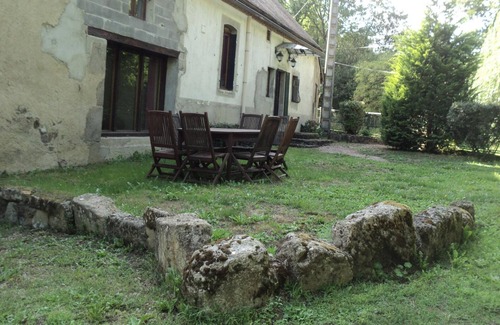 Hyds Cottage | Authentic Bourbonnaise Cottage near Néris-les-Bains