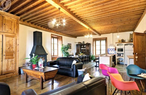 Sauvain Cottage | Authentic Cottage with Fireplace and Garden in Sauvain