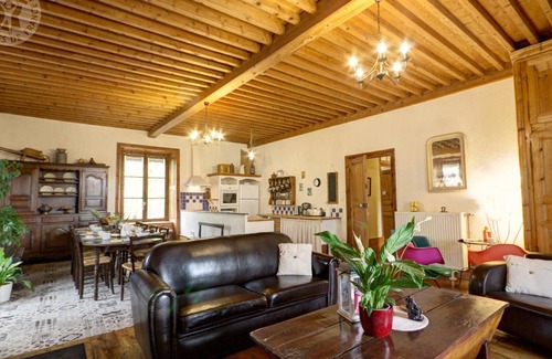 Sauvain Cottage | Authentic Cottage with Fireplace and Garden in Sauvain