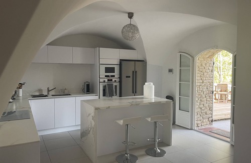 L'Isle-sur-la-Sorgue Other | Authentic renovated Mas provençal in L'Isle sur la Sorgue12 pers 5 bdrm 4 bath/shower room