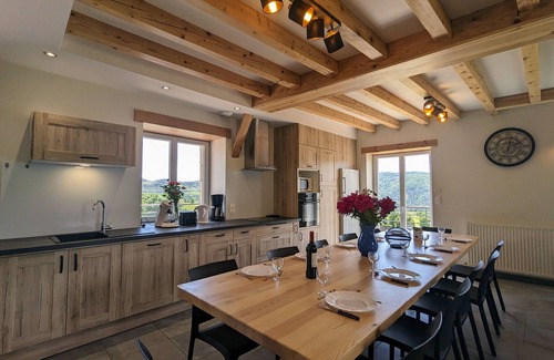 Saint-Privat-d'Allier Cottage | Authentic and comfortable gîte with large grounds and stunning view in Saint-Privat-d'Allier