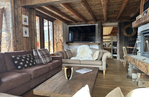 Sainte-Foy-Tarentaise Ski Chalet | Authentic chalet near Val d'Isère with jacuzzi and breathtaking views
