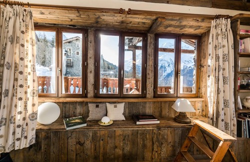 Sainte-Foy-Tarentaise Ski Chalet | Authentic chalet near Val d'Isère with jacuzzi and breathtaking views